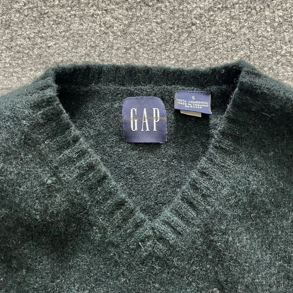VTG GAP V-Neck Sweater Mens Small Green Striped 100% Lambs Wool Pullover Y2K